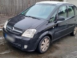 Schwarz Gebraucht 2004 Opel Meriva Van / Kleinbus | 799 € (Guter Preis)