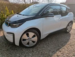 Weiß Gebraucht 2021 BMW i3 Sport Line Kleinwagen | 18.900 € (Guter Preis)