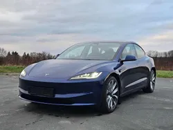 Deep blue metallic Gebraucht 2024 Tesla Model 3 Long Range AWD Limousine | 45.997 € (Fairer Preis)
