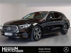 Schwarz Gebraucht 2024 Mercedes E220 Avantgarde Kombi | 50.900 € (Fairer Preis)
