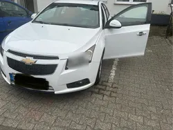 Weiß Gebraucht 2011 Chevrolet Cruze Limousine | 3.900 € (Etwas zu teuer)