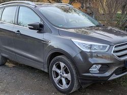 Grau Gebraucht 2019 Ford Kuga Titanium SUV | 16.200 € (Superpreis)