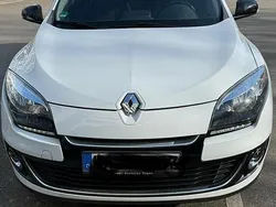 Weiß Gebraucht 2013 Renault Mégane III Bose Edition Limousine | 5.650 € (Fairer Preis)
