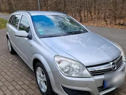 Grau Gebraucht 2009 Opel Astra Kombi | 950 € (Fairer Preis)