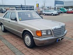 Beige Gebraucht 1987 Mercedes 300 SE Limousine | 7.999 €