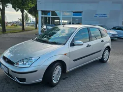 Silber Gebraucht 2004 Ford Focus Viva X Limousine | 2.300 € (Fairer Preis)