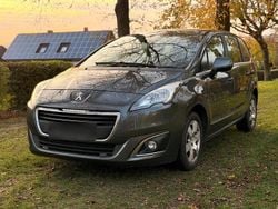 Grau Gebraucht 2014 Peugeot 5008 SUV | 4.800 € (Guter Preis)