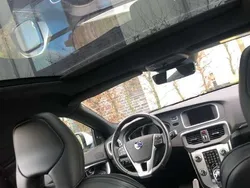 Gebraucht 2015 Volvo V40 Ocean Race Kombi | 13.000 € (Etwas zu teuer)