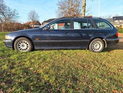 Blau Gebraucht 2000 BMW 523 Kombi | 3.800 € (Teuer)