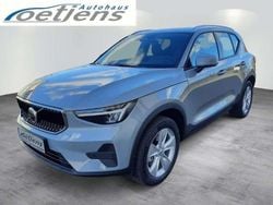Grau Neu 2025 Volvo XC40 Core SUV | 36.980 € (Superpreis)