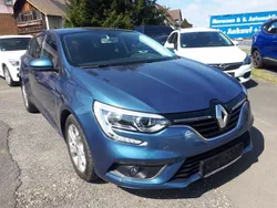 Blau Gebraucht 2017 Renault Mégane IV Play Limousine | 11.750 € (Fairer Preis)