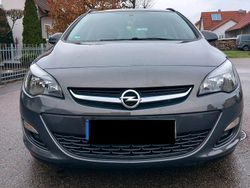 Grau Gebraucht 2014 Opel Astra Kombi | 6.400 € (Etwas zu teuer)