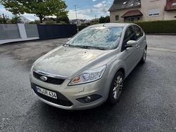 Beige metallic Gebraucht 2008 Ford Focus Ghia Limousine | 4.488 € (Fairer Preis)