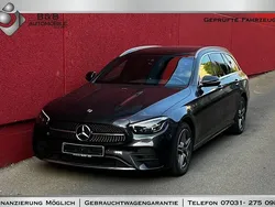 Grau Gebraucht 2022 Mercedes E300 AMG line Limousine | 32.490 € (Fairer Preis)