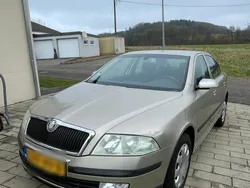 Beige Gebraucht 2005 Skoda Octavia Ambiente Limousine | 3.100 € (Fairer Preis)