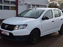 Weiß Gebraucht 2015 Dacia Sandero Ambiance Limousine | 3.490 € (Superpreis)