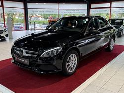 Obsidianschwarz metallic Gebraucht 2016 Mercedes C250 Limousine | 15.890 € (Fairer Preis)
