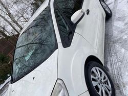 Weiß Gebraucht 2006 Ford Galaxy Van / Kleinbus | 3.750 € (Fairer Preis)