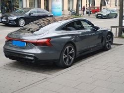 Grau Gebraucht 2023 Audi e-tron GT quattro Sport Limousine | 66.900 € (Etwas zu teuer)