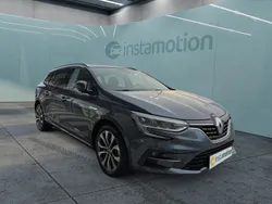 Grau Gebraucht 2023 Renault Mégane IV Techno Van / Kleinbus | 30.480 € (Teuer)