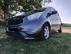 Grau Gebraucht 2017 Kia Venga Edition 7 Kleinwagen | 12.300 € (Teuer)