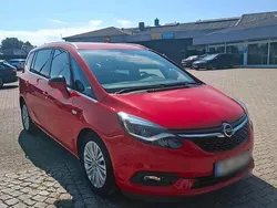 Rot Gebraucht 2018 Opel Zafira Tourer Business Innovation Van / Kleinbus | 10.980 € (Etwas zu teuer)