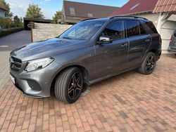 Grau Gebraucht 2018 Mercedes GLE250 AMG line SUV | 30.800 € (Guter Preis)