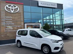 Weiß Gebraucht 2022 Toyota Proace Verso City Kombi | 18.880 € (Fairer Preis)