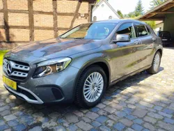 Mountaingrau met. Gebraucht 2017 Mercedes 180 Limousine | 18.450 € (Etwas zu teuer)