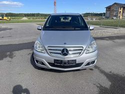 Grau Gebraucht 2009 Mercedes B180 Van / Kleinbus | 4.850 € (Guter Preis)