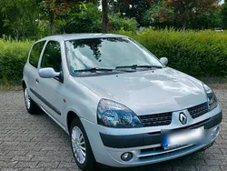 Silber Gebraucht 2002 Renault Clio II Expression Kleinwagen | 1.349 € (Fairer Preis)