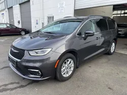 Grau Gebraucht 2022 Chrysler Pacifica Touring SUV | 33.900 € (Guter Preis)