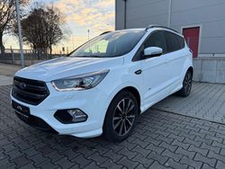 Weiß Gebraucht 2018 Ford Kuga ST-Line SUV | 17.500 € (Fairer Preis)