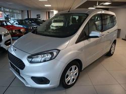 Silber Gebraucht 2019 Ford Tourneo Courier Van / Kleinbus | 9.290 € (Fairer Preis)
