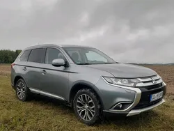 Grau Gebraucht 2016 Mitsubishi Outlander SUV | 15.500 €