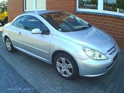 Grau Gebraucht 2004 Peugeot 307 CC Cabrio | 1.890 € (Fairer Preis)