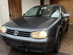 Grau Gebraucht 1999 VW Golf IV Kleinwagen | 1.000 € (Guter Preis)