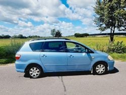 Blau Gebraucht 2005 Toyota Avensis Verso Van / Kleinbus | 2.200 €