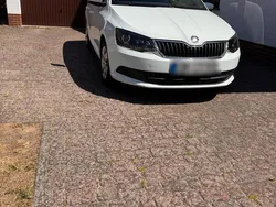 Weiß Gebraucht 2017 Skoda Fabia Ambition Kleinwagen | 10.199 € (Fairer Preis)