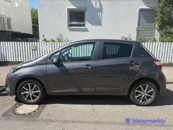 Grau Gebraucht 2019 Toyota Yaris Kleinwagen | 14.400 € (Fairer Preis)