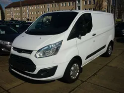 Weiß Gebraucht 2017 Ford Transit Custom Trend Van / Kleinbus | 11.900 €