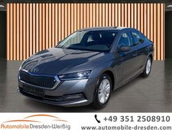 Grau Gebraucht 2023 Skoda Octavia Ambition Limousine | 18.980 € (Guter Preis)