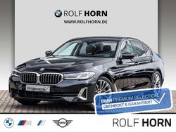 Saphirschwarz metallic Gebraucht 2022 BMW 520 Luxury Line Limousine | 36.360 € (Fairer Preis)