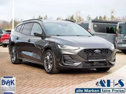 Magnetic grau Gebraucht 2023 Ford Focus ST-Line Kombi | 26.590 € (Fairer Preis)