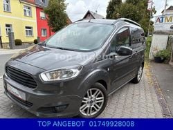 Grau Gebraucht 2018 Ford Tourneo Courier Titanium Van / Kleinbus | 11.399 € (Guter Preis)