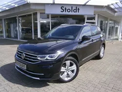Deep black perleffekt (schwarz), perleffekt Gebraucht 2020 VW Tiguan Elegance SUV | 36.910 € (Teuer)