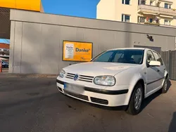 Weiß Gebraucht 1998 VW Golf IV Kleinwagen | 2.000 € (Fairer Preis)