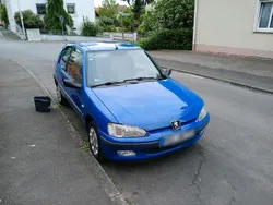 Blau Gebraucht 2000 Peugeot 106 Kleinwagen | 1.111 € (Etwas zu teuer)