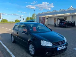 Schwarz Gebraucht 2006 VW Golf V Kleinwagen | 1.500 € (Guter Preis)