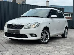 Weiß Gebraucht 2014 Skoda Fabia Ambition Limousine | 3.990 € (Fairer Preis)